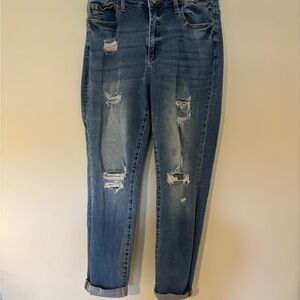 Judy Blue Distressed Boyfriend Jeans in Blue